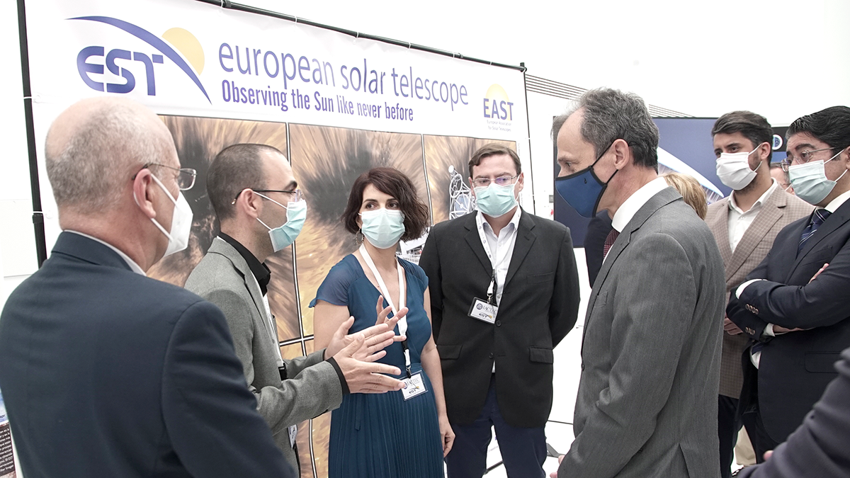 Spanish Minister of Science and Technology (front right) visited EST offices and was greeted by EST members of the EST Office